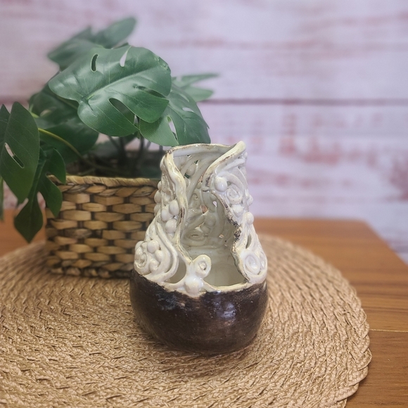 Art Pottery Vase - Picture 1 of 7